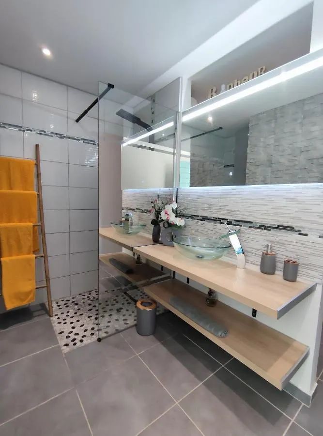 Grey Diamond Studio Le Diamant